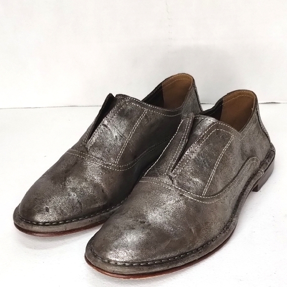 H.S. Trask Metallic Silver Burnished Laceless Oxfords Size 7 - Picture 1 of 9
